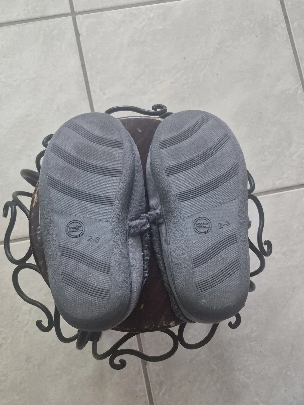 Wonder Nation Boy's size 2-3 Cozy gray Gaming Slippers